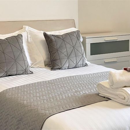 Robinhuts - 3 Bed Accommodation -Perfect For Contractors, Families & Students Kingston upon Hull Dış mekan fotoğraf