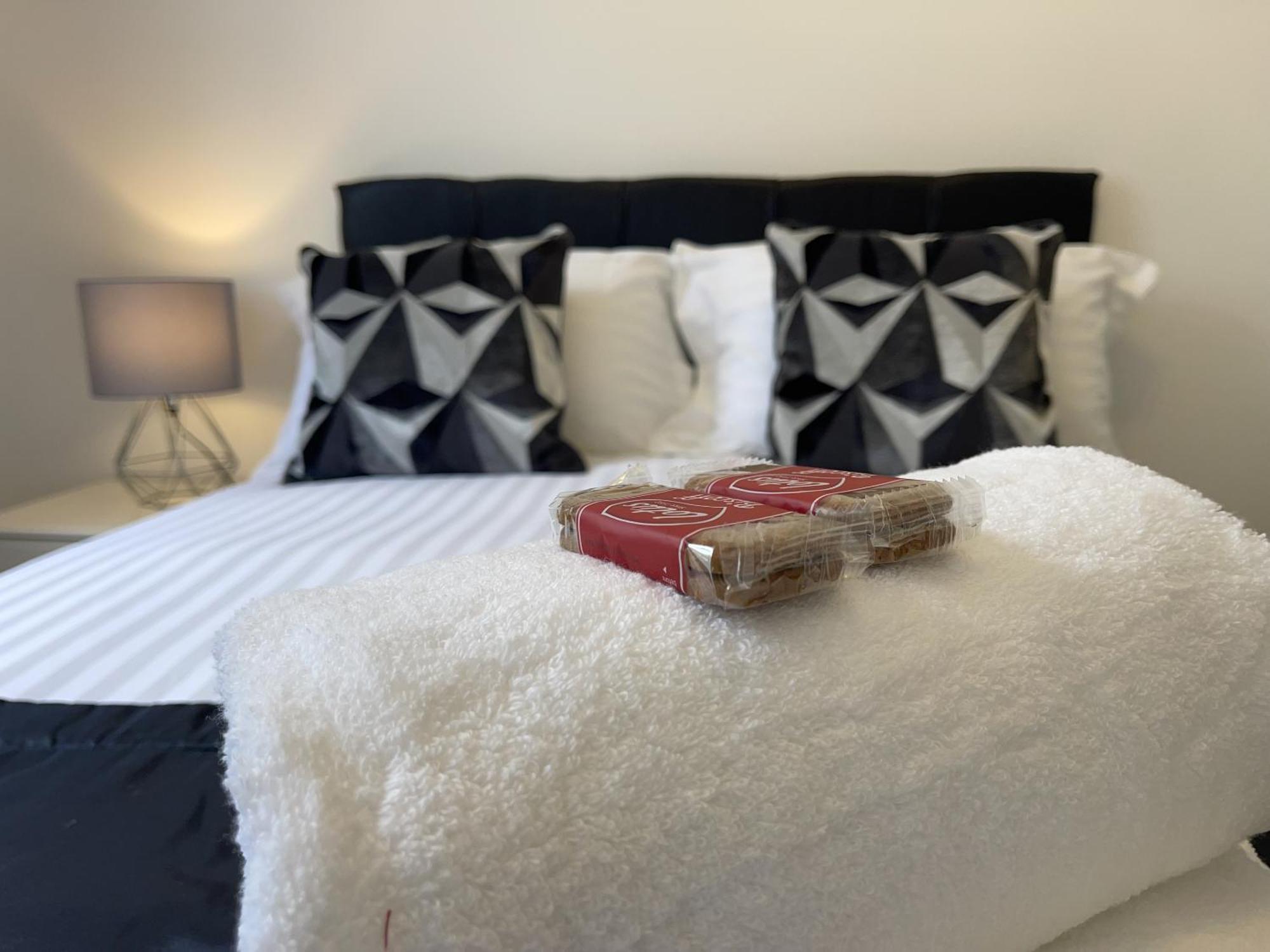 Robinhuts - 3 Bed Accommodation -Perfect For Contractors, Families & Students Kingston upon Hull Dış mekan fotoğraf
